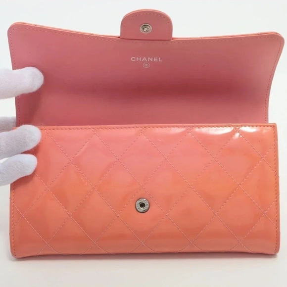 Chanel Quilted Patent leather Wallet, Pink/Orange - Picture 3 of 12